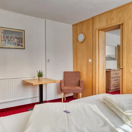 Hotel Jaegerhof Oetz