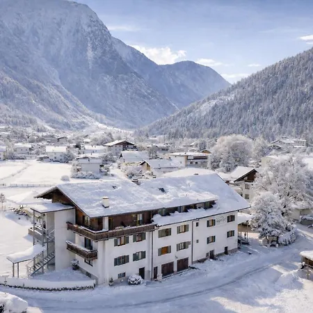 Otel Jaegerhof Oetz